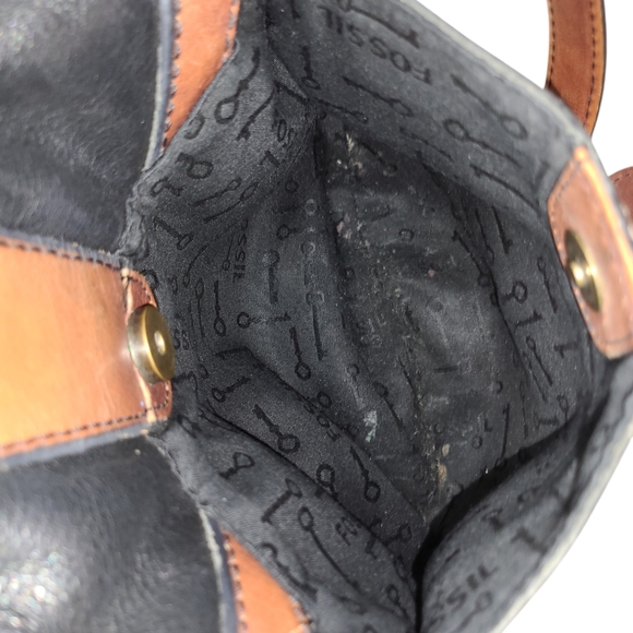 VINTAGE FOSSIL CROSSBODY PURSE TWO TONE COW HIDE LEATHER ADJUSTABLE MAGNETIC - Picture 14 of 17